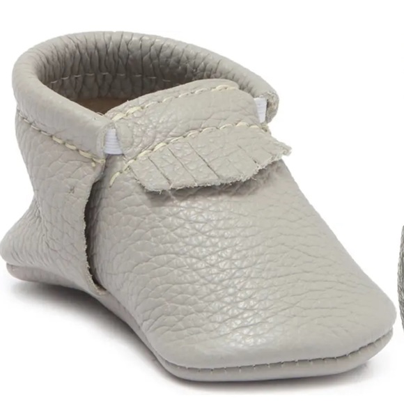 UNISEX Freshly Picked First Pair Fringe Moccasins Crib Shoe - Picture 4 of 8